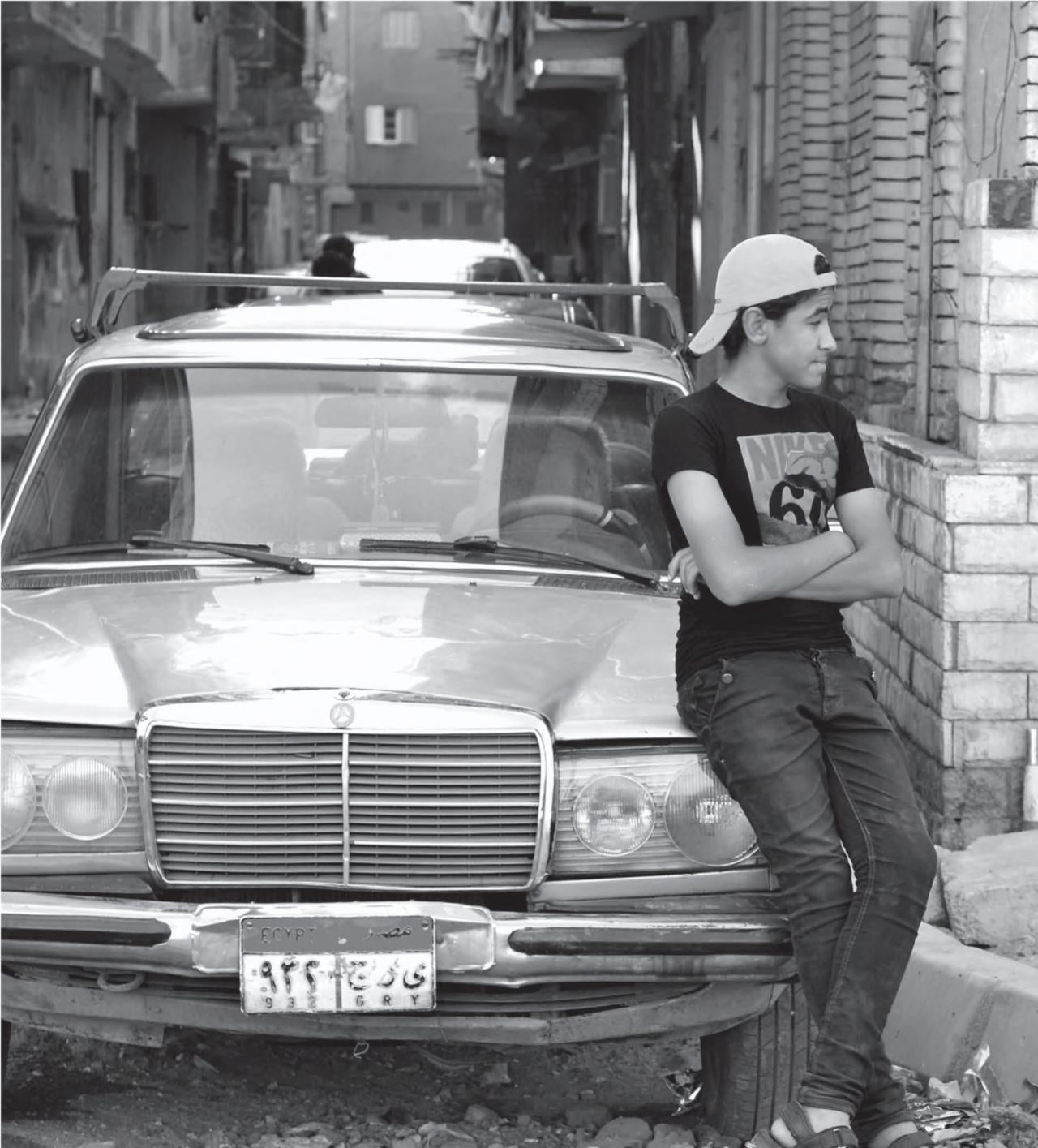 A Roving Eye: Head to Toe in Egyptian Arabic Expressions العين الزايغة - Hardcover